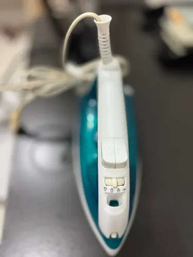 Ferro de Passar a Vapor e a Seco Electrolux - SteamLine SIV11 Azul Base PerfectGli