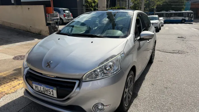 Peugeot 208 Griffe 1.6 Flex 16V 5P Mec. 2014
