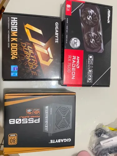 Pc gamer com i5 12400f e placa de vídeo amd rx 7600 asrock