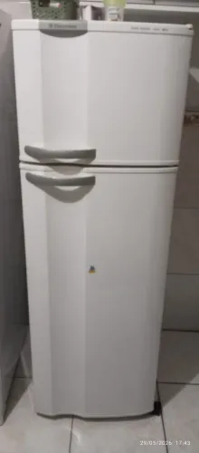 Geladeira Eletrolux DC34 usada