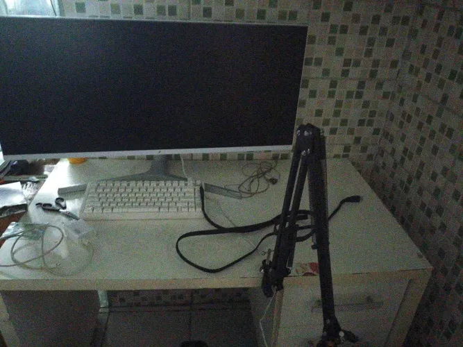 Kit com monitor + teclado mecânico + microfone gamer