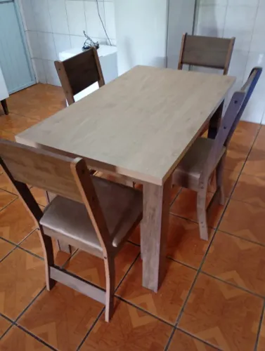 Conjunto mesa + 4 cadeiras NOCE/NATURE com nota fiscal usado 6 meses por uma única pessoa.