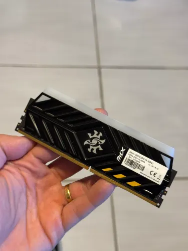 Memória RAM 8GB DDR4 3000mhz XPG RGB