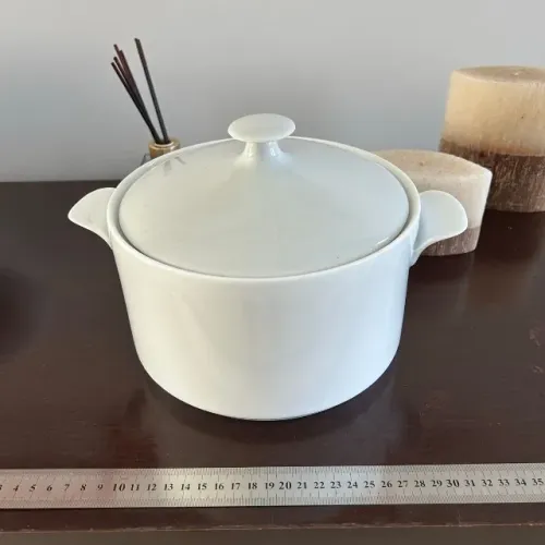 sopeira em porcelana branca
