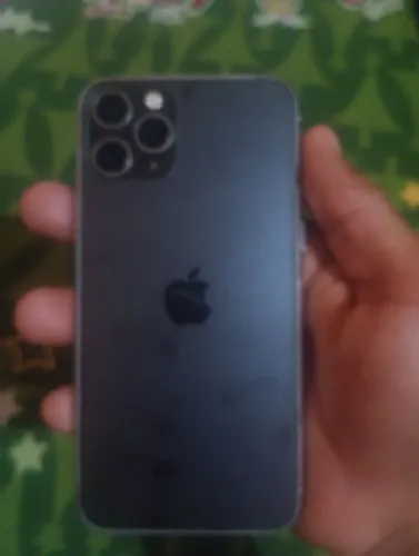 Vendo iPhone 11 pro tudo funcionando perfeitamente 