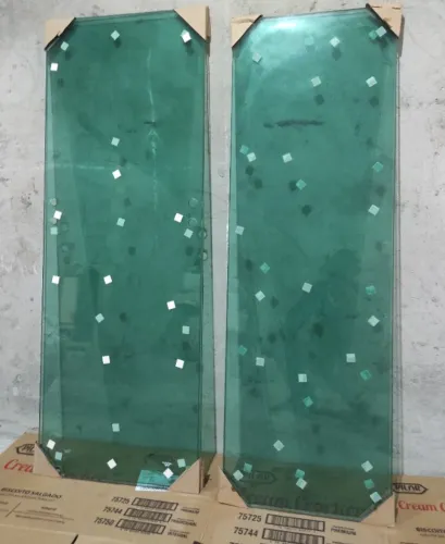 Janela de Vidro - 4 Folhas 120 x 150 - Pronta para Instalação