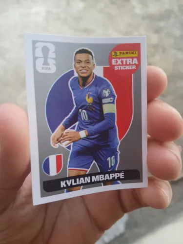 Figurinha Mbappé prata