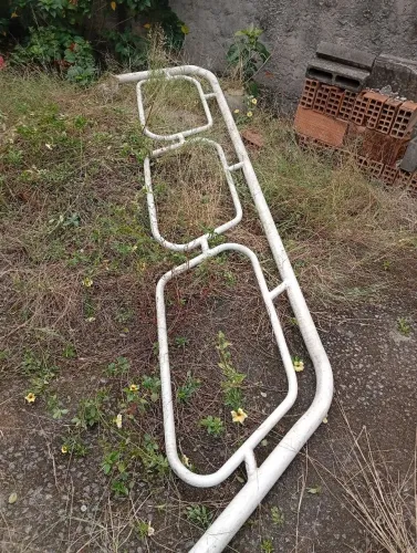 Vendo grande de 315m pôr 170m. E tenho um corrimão 320m por 80cm.