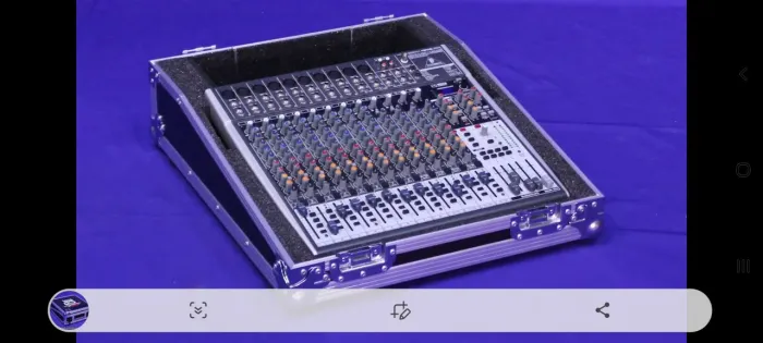Mesa de Som Beringher