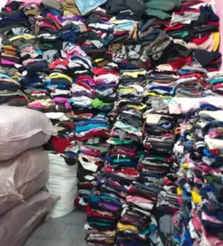 Lote de roupas femininas para bazar brechó