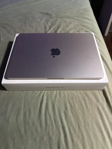 Vendo MacBook Air -M5 -512GB 16-GB RAM 