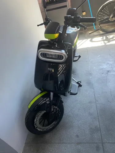 Moto / Scooter elétrica SUDU A4