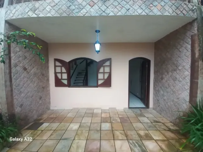 JARDIM CAIÇARA - Casa Duplex - Sala - 1 Quarto Suíte - Varanda - 1 Vg Garagem - PetPeq - E