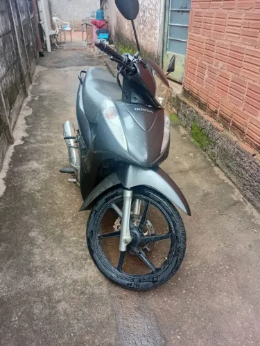 Honda Biz 125 EX, Ano 2012