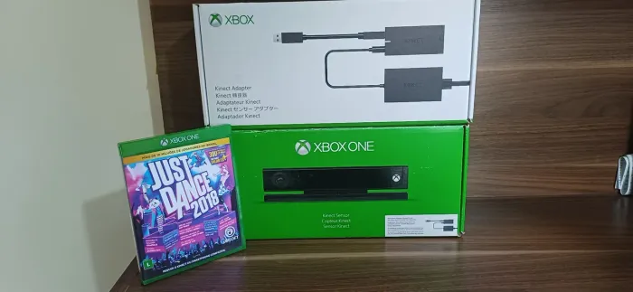 Kinect para xbox one com cabo e just Dance 2018 (Não é o xbox) 