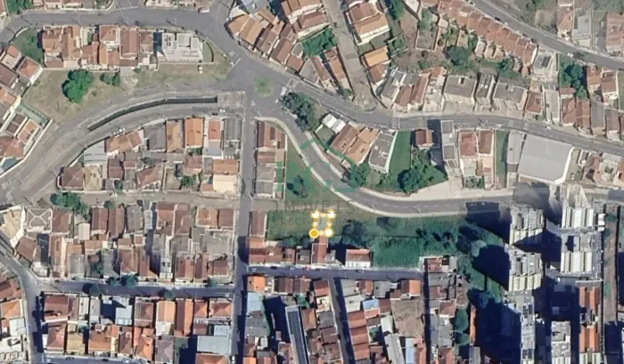 Excelente terreno de 221m² á venda na Avenida Irradiação em Poços de Caldas MG.