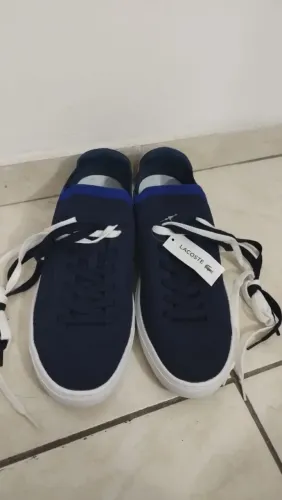 Vendo Tênis Lacoste Masculino novo.
