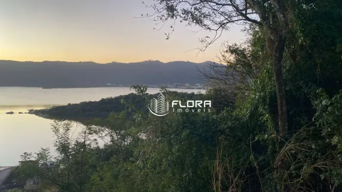 Terreno à venda, 360 m² por R$ 350.000,00 - Camboinhas - Niterói/RJ