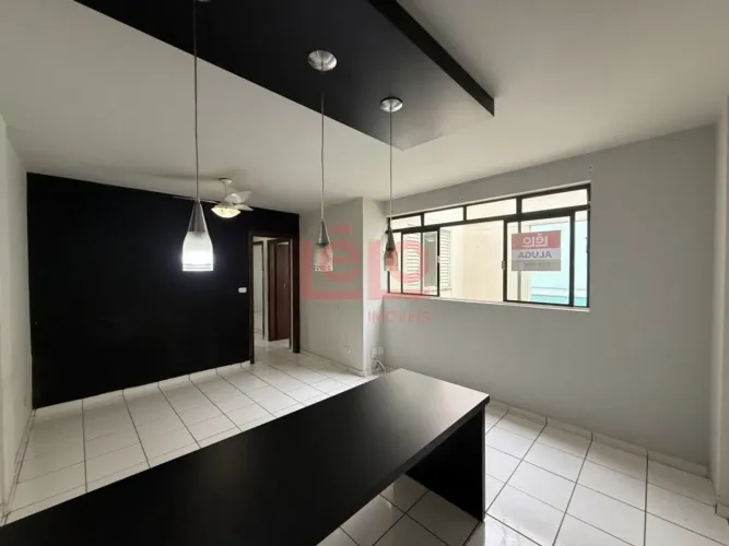 Apartamento de 3 quartos para alugar na Zona 07 em Maringá próximo à UEM com suíte e 72 m²