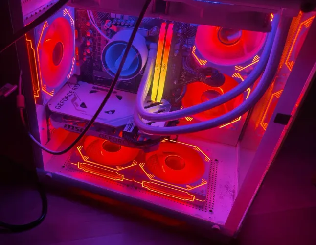 Pc gamer White