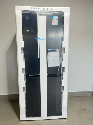 Geladeira Electrolux Frost Free Inverter 596L AutoSense 3 Portas Cor Preto Inox nova<br>