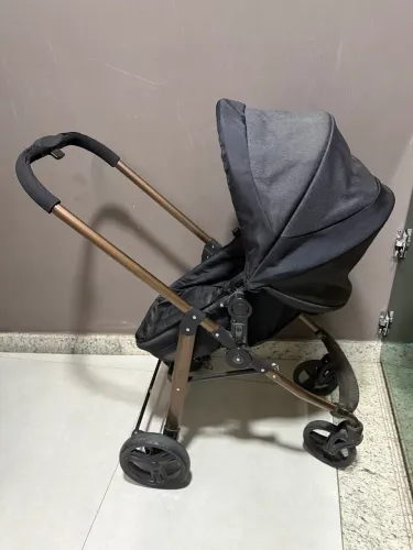 Vendo Carrinho de bebê Galzerano
