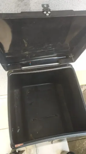 Baú para entregas de moto
