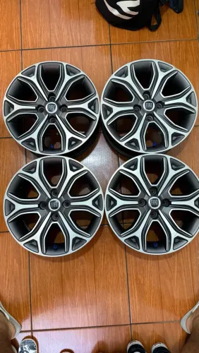 Rodas aro 15 originais Fiat strada volcano