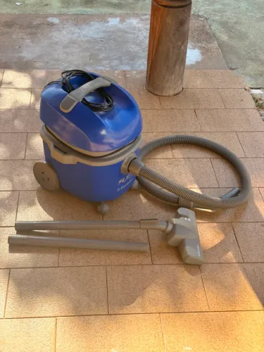 Aspirador de pó e água 