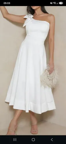 VENDO VESTIDO DE NOIVA SEMINOVO - USADO APENAS UMA VEZ