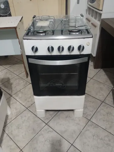 Vendo um fogão 4 bocas