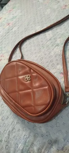 Bolsinha de ombro SK, lindíssima! Ótima para sair e arrasar no look.