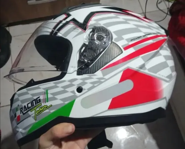 Capacete número 58