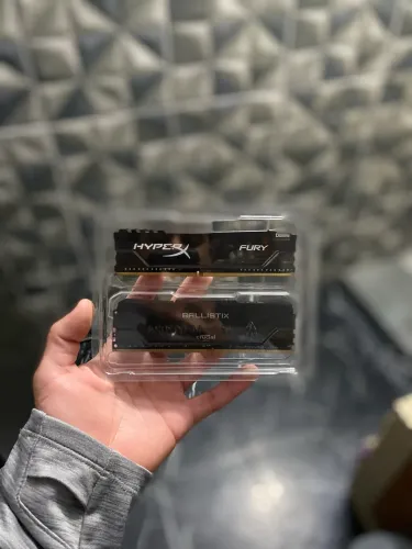 2 memórias ram 8gb