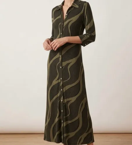 Vestido longo com botões