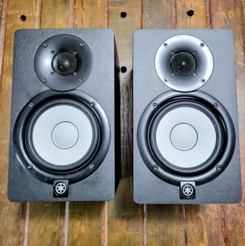Yamaha HS 5