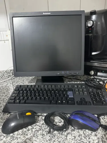 Monitor, Teclado e 2 mouse