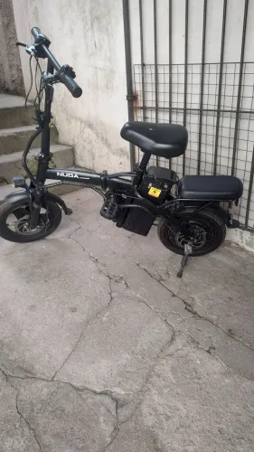 Bicicleta elétrica marca NUDA