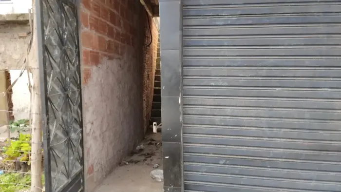 parte cima da loja Sepetiba com 1 apartamento em ponto laje R$ 45 000.00