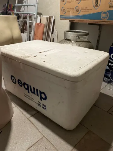 Caixa de isopor grande