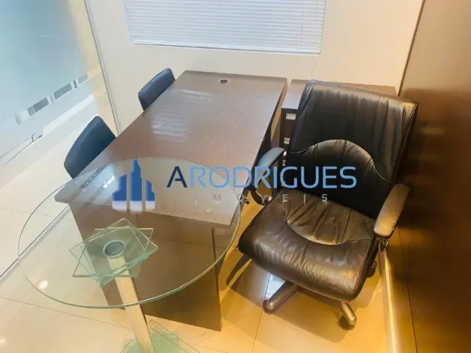 Sala Comercial à Venda em Condomínio de Alto Padrão na Paralela, Salvador-BA: 1 Sala, 1 Ba
