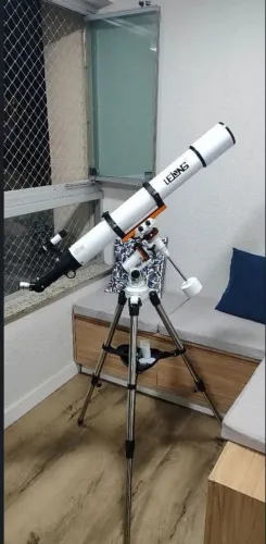 Telescópio refrator astronômico LeLong