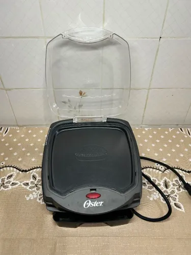 Sanduicheira Oster