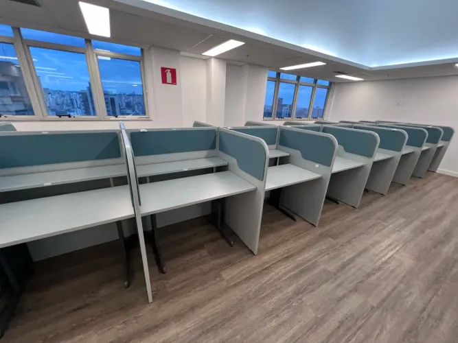 Estações de trabalho para escritório e call center 