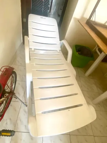 Vendo espreguiçadeira de piscina Tramontina 
