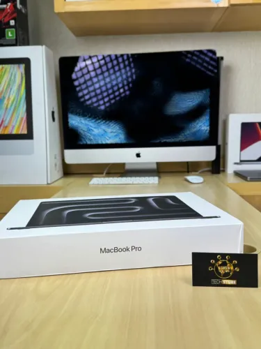     MacBook Pro M5 14 Preto 16GB 512GB - Pronta Entrega