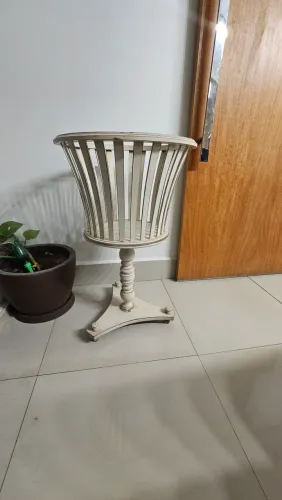 Floreira Madeira Antiga com Pedestal