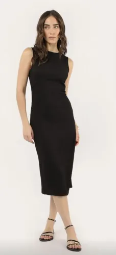 VESTIDO PRETO MÉDIO ELEGANTE