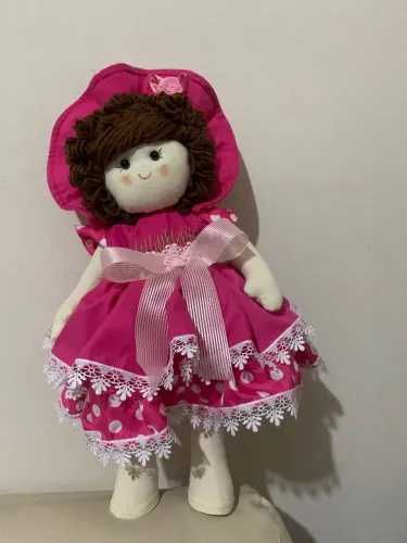 Boneca de pano artesanal - para brincar e decorar
