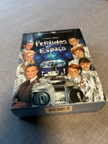 DVD- Perdidos no Espaço- 1 temporada - 29 episódios- 8 dvds
